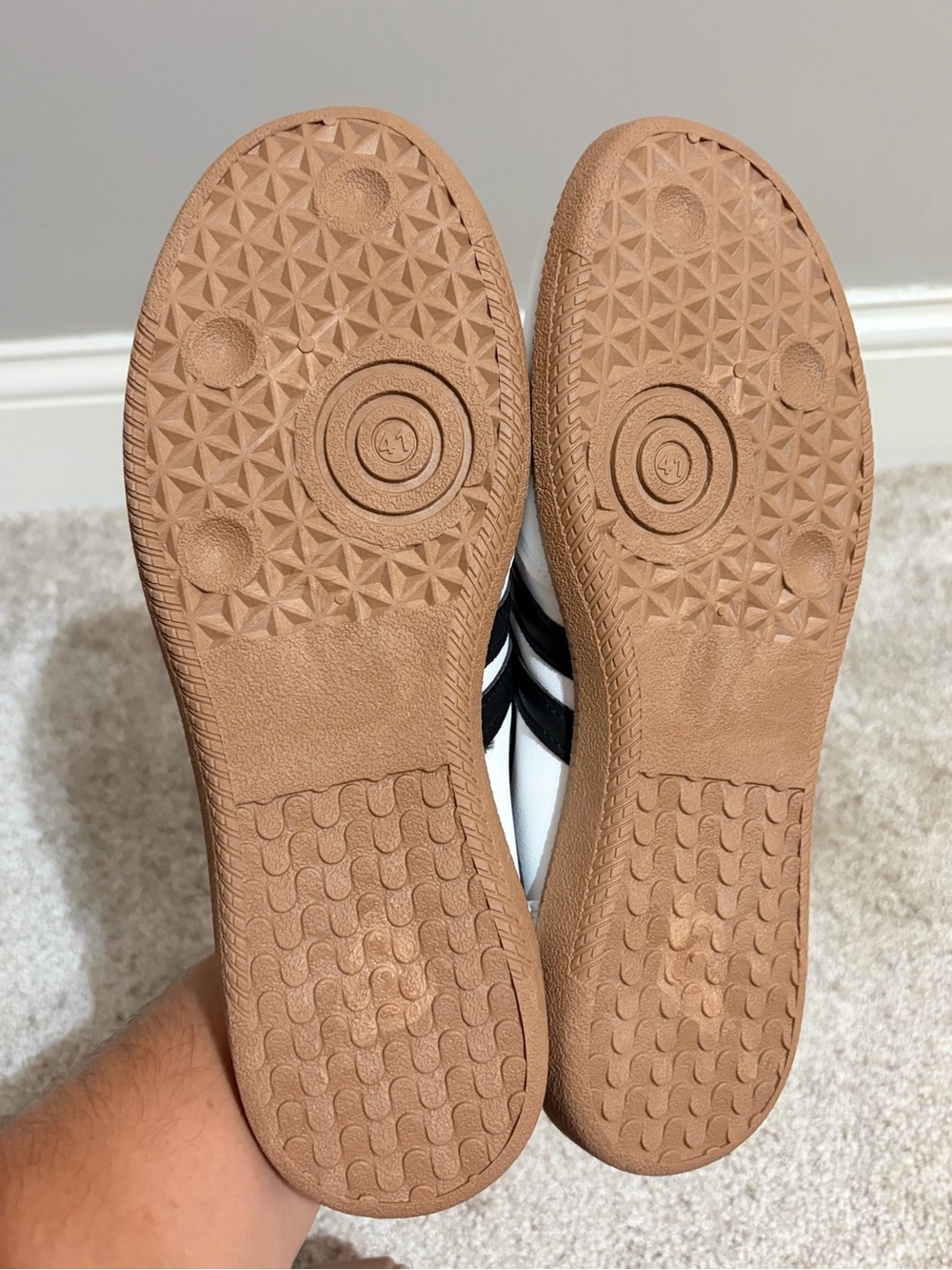 NWT. Women's White Sneakers with Black Stripes and Gum Sole. Size 41 - Picture 9 of 10